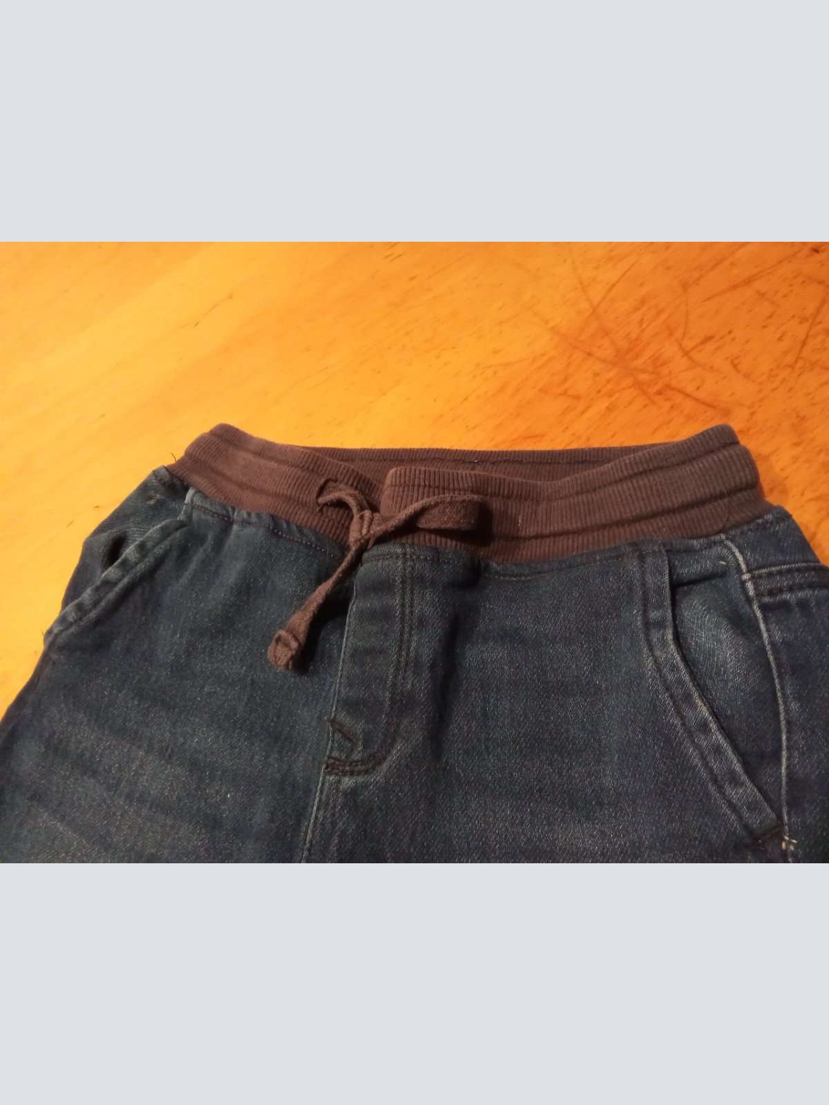 Sehr schöne Jeans Hose von Pepperts in gr. 140 abzugeben.