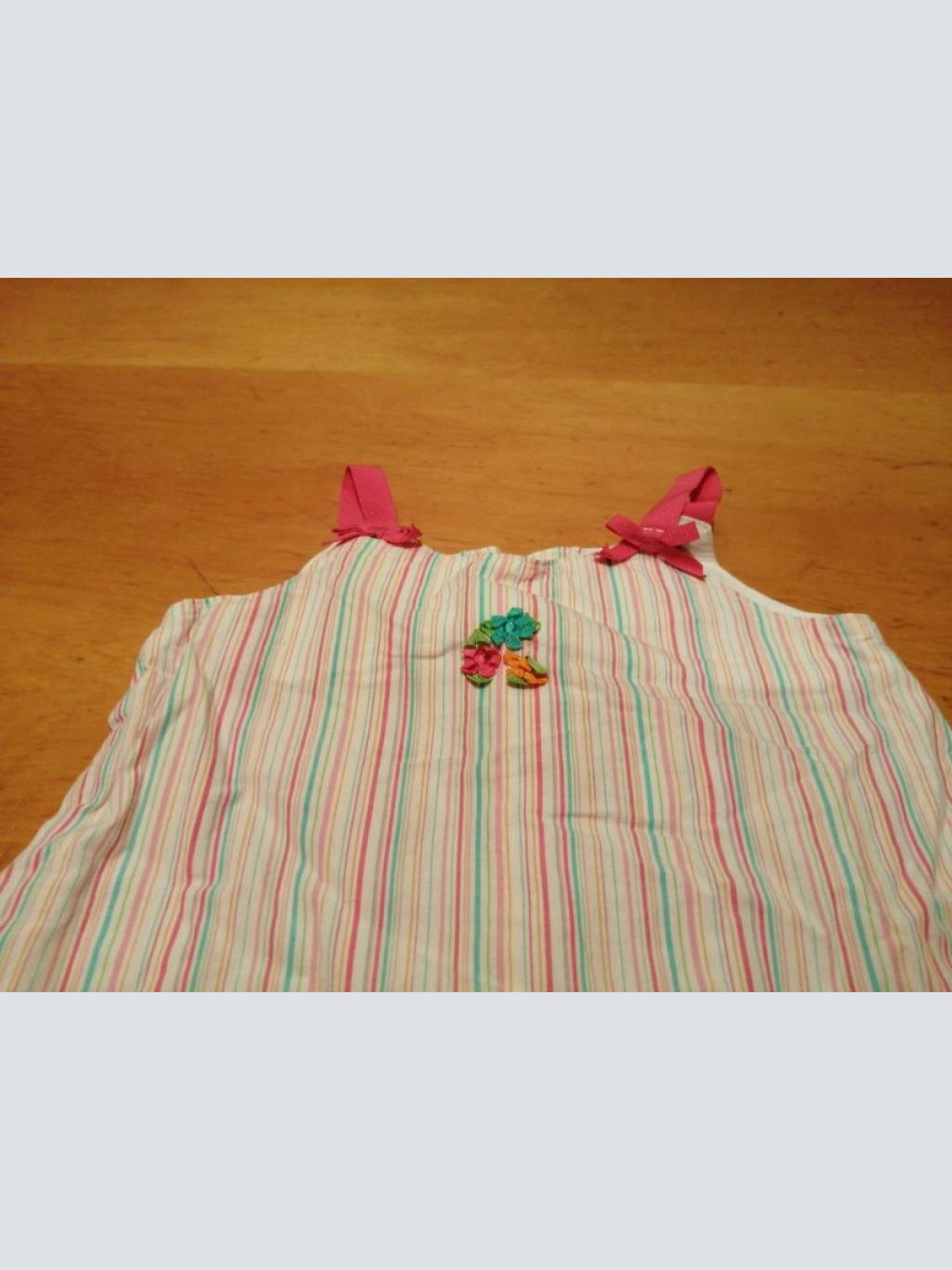 Schönes Kleid von stacy claire boyd in gr. 74 abzugeben.