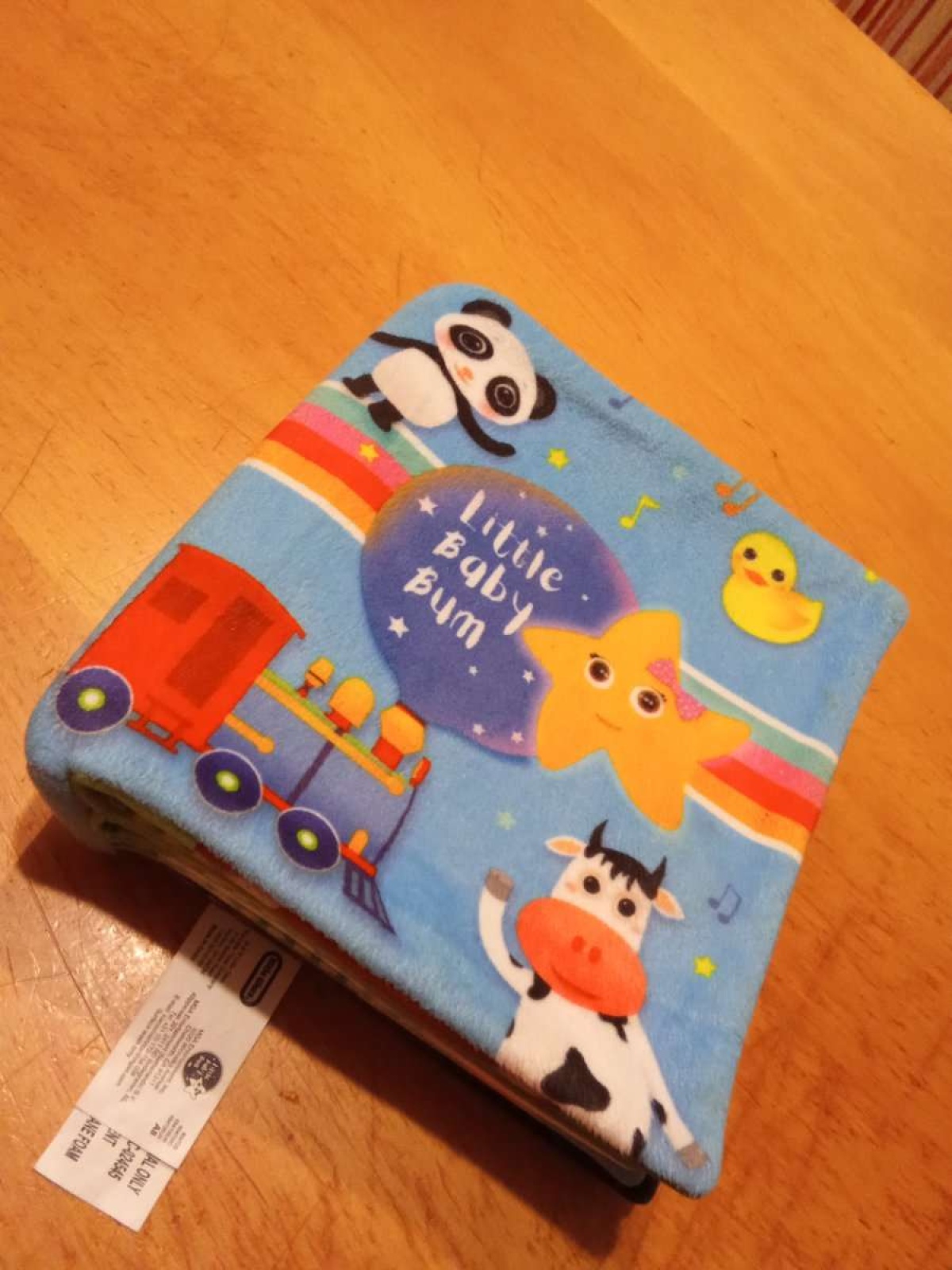 Sehr schönes Baby Stoffbuch mit Geräuschen abzugeben