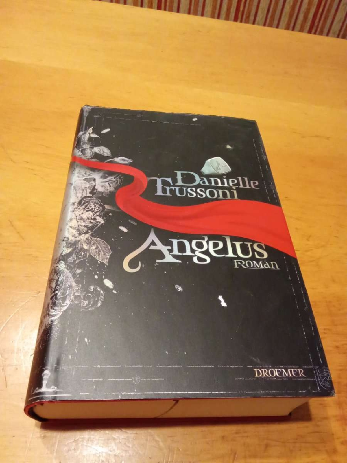 Sehr schönes Buch abzugeben, Danielle Trussoni Angelus.