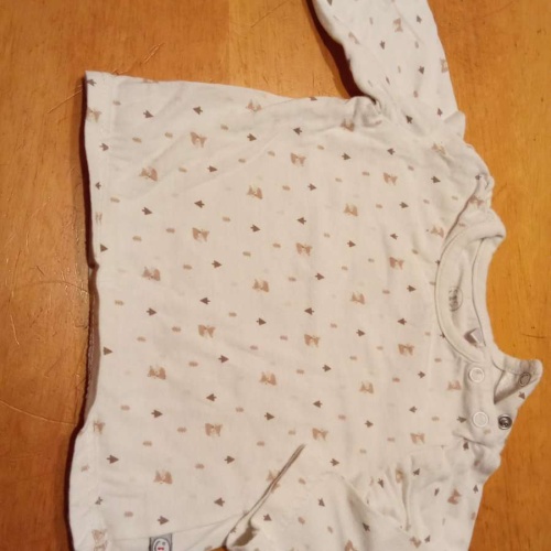 Sehr schönes Langarm Shirt von Liegelind in gr. 62 abzugeben.