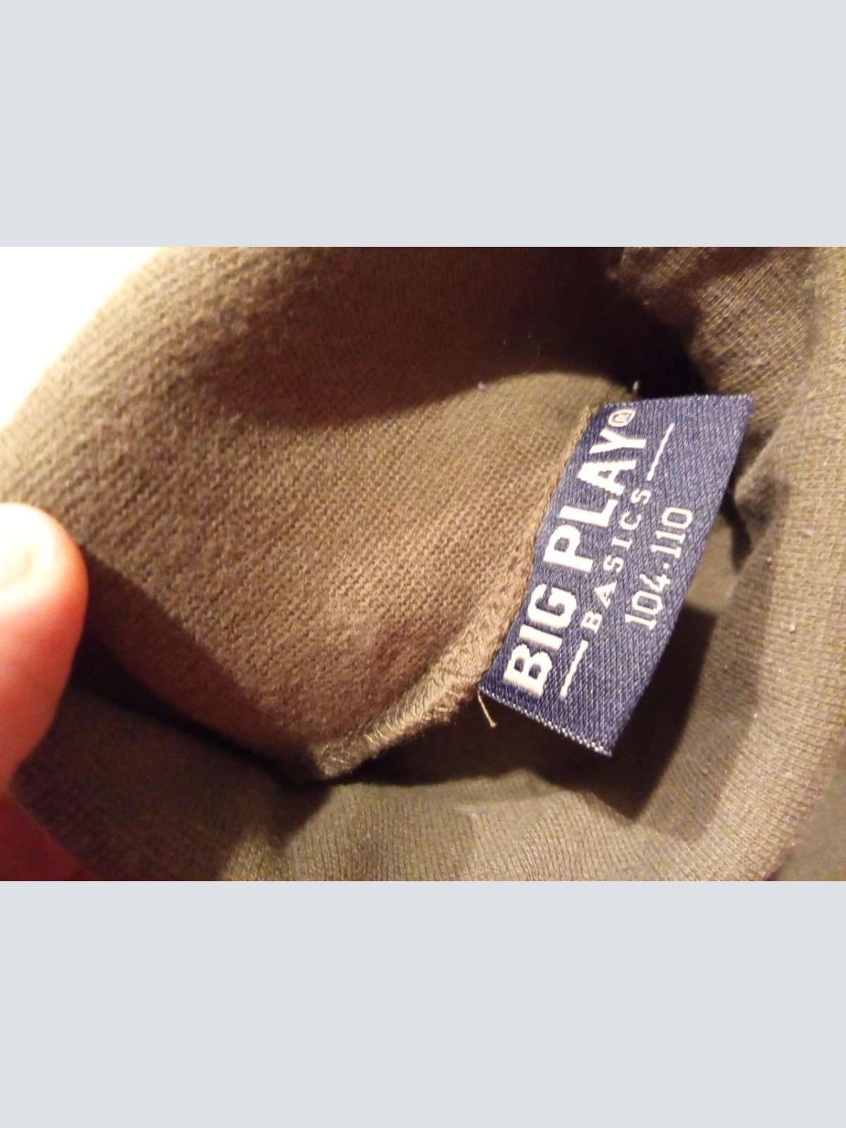 Sehr schönes Langarm Rollkragen Shirt von Big Play in gr. 104 /110 abzugeben.