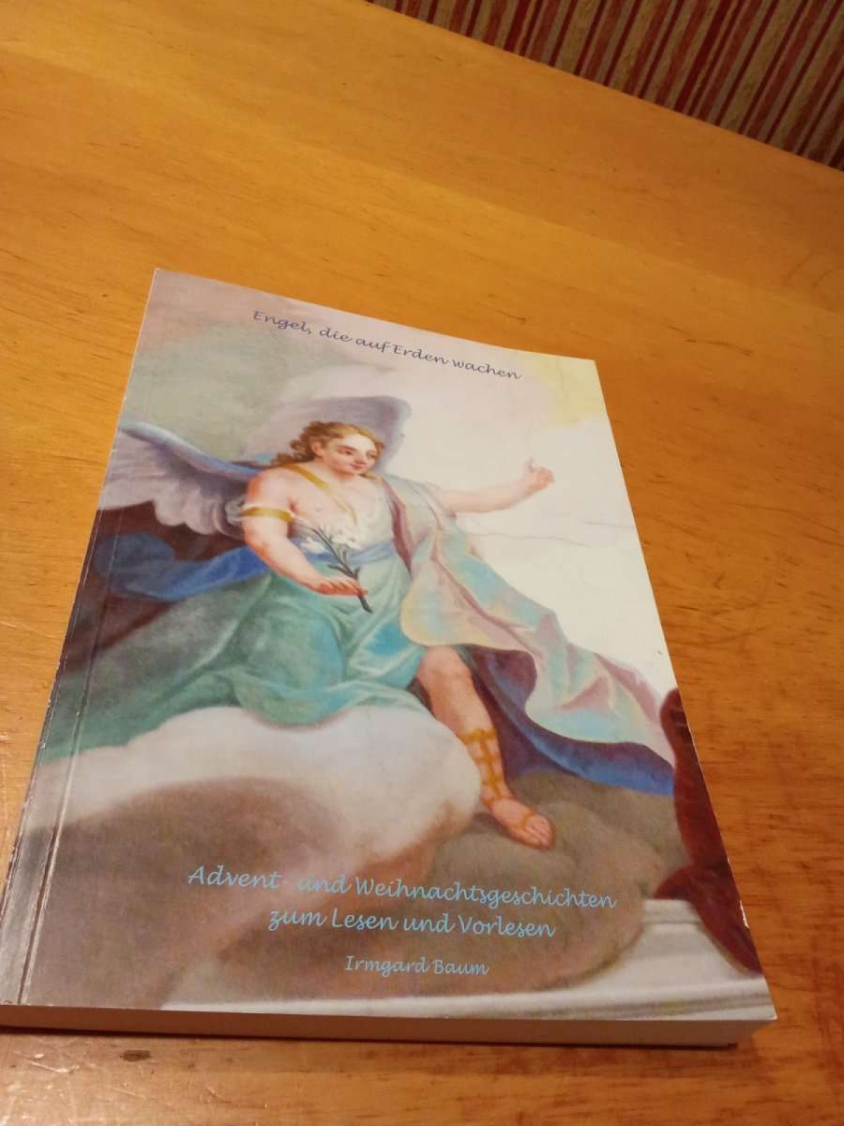 Sehr schönes Buch abzugeben, Engel die auf Erden wachen.
