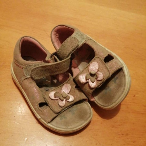 Kinderschuhe in gr. 21 abzugeben von superfit.
