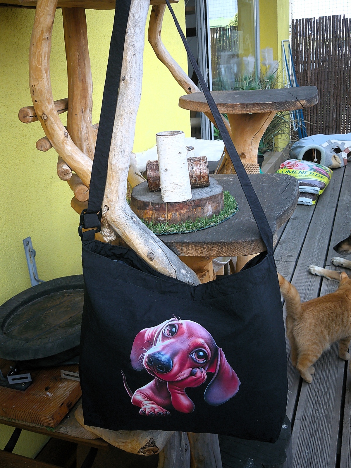 Umhängetasche Standtasche aus wasserabweisemden Taslan schwarz mit Dackel Applikation