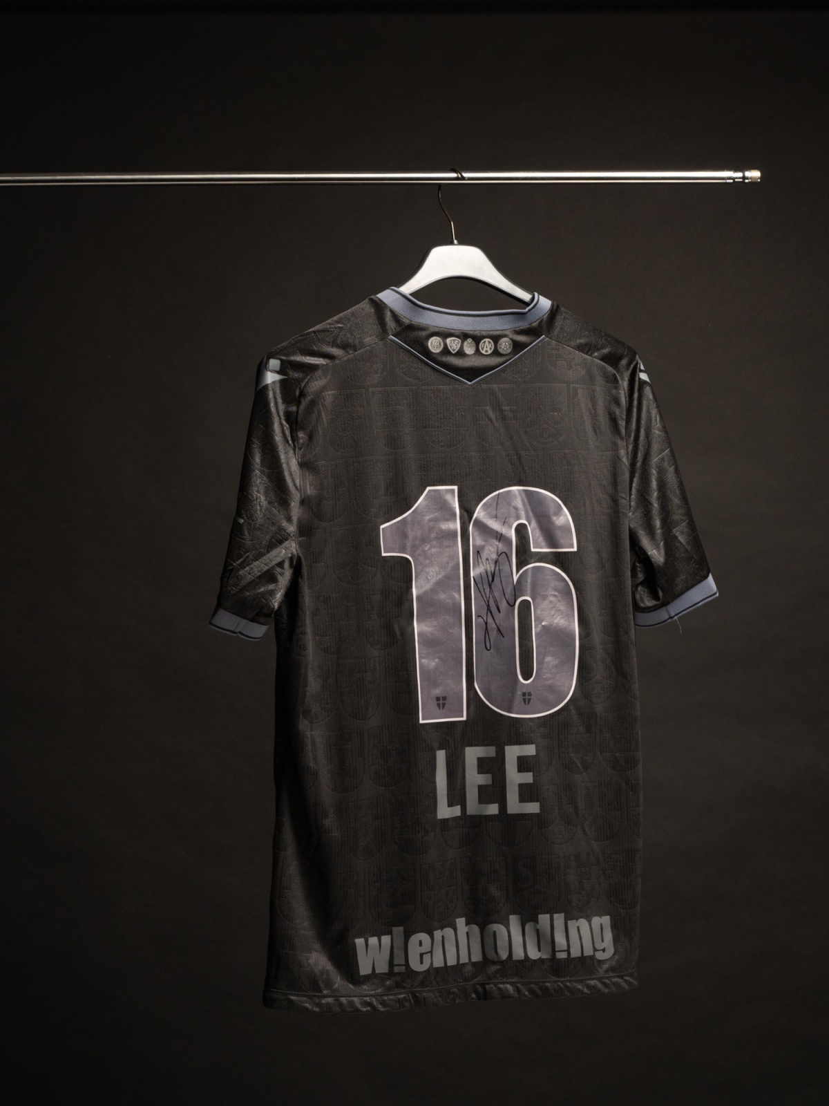 Austria Wien Matchworn Bezirkstrikot LEE