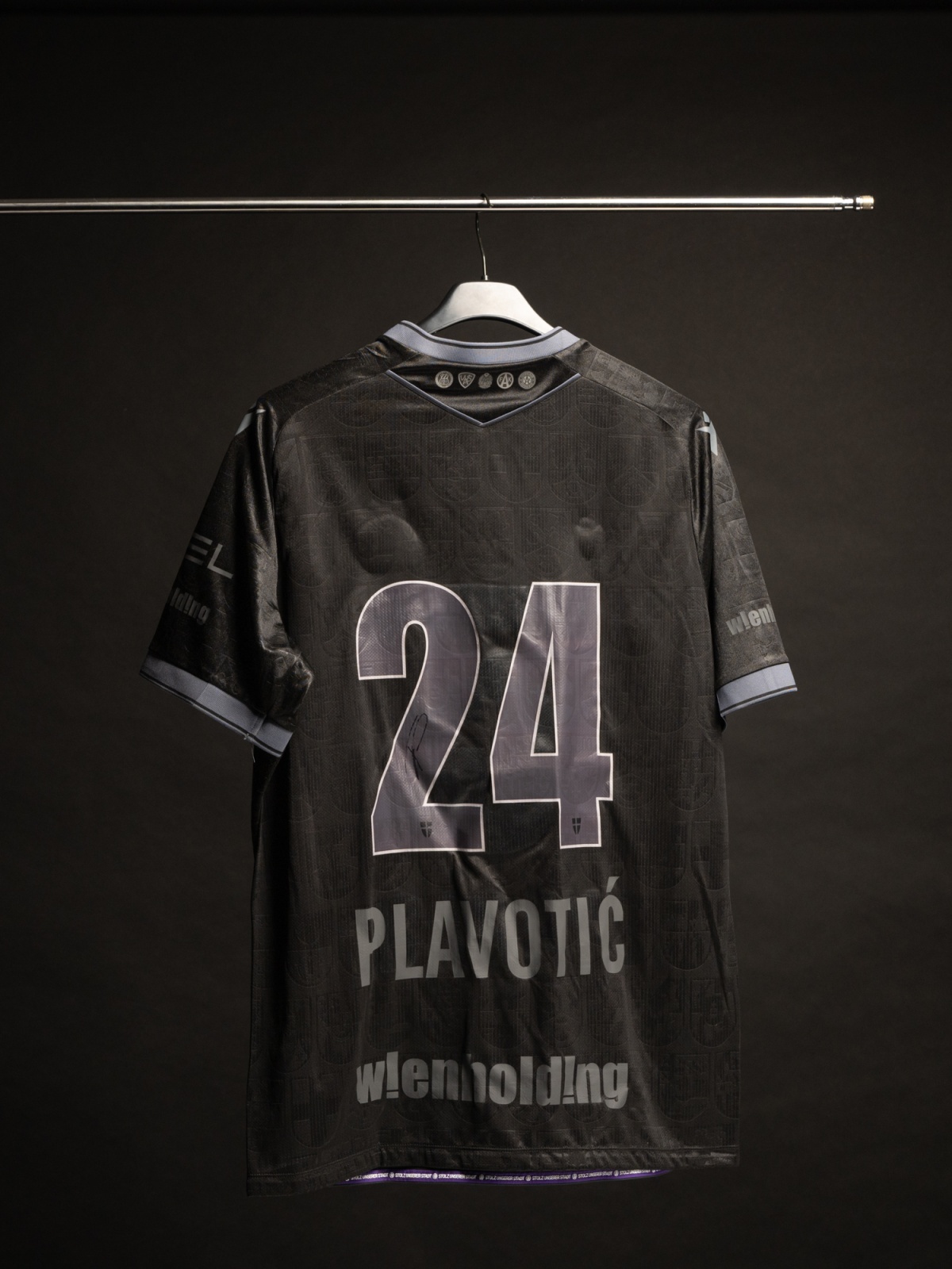 Austria Wien Matchworn Bezirkstrikot PLAVOTIĆ