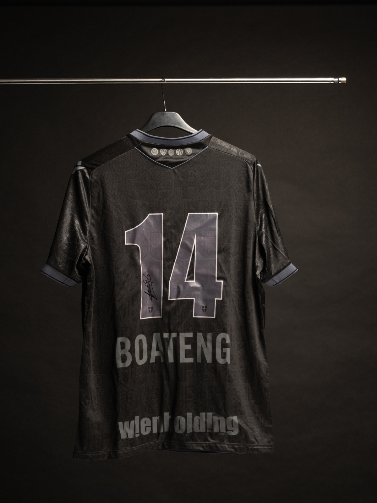 Austria Wien Matchworn Bezirkstrikot BOATENG