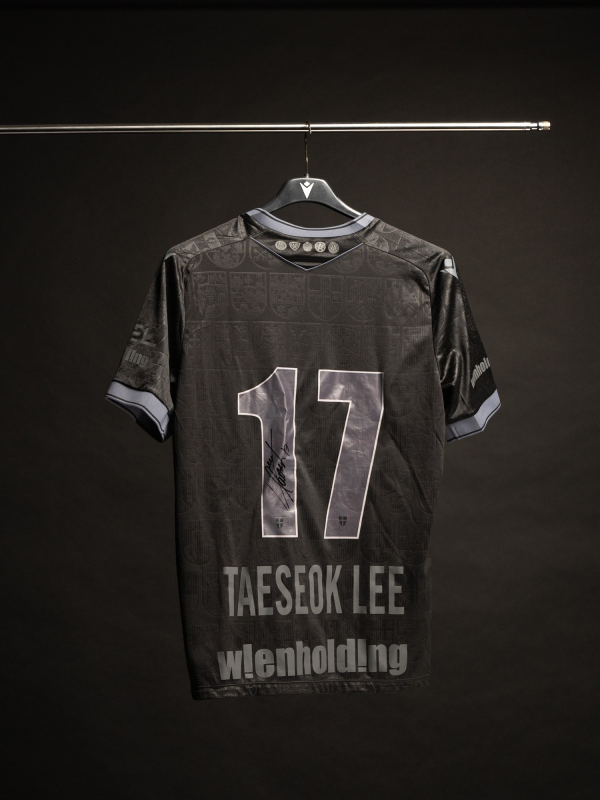 Austria Wien Matchworn Bezirkstrikot TAESEOK LEE
