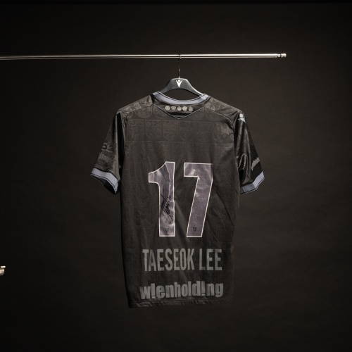 Austria Wien Matchworn Bezirkstrikot TAESEOK LEE