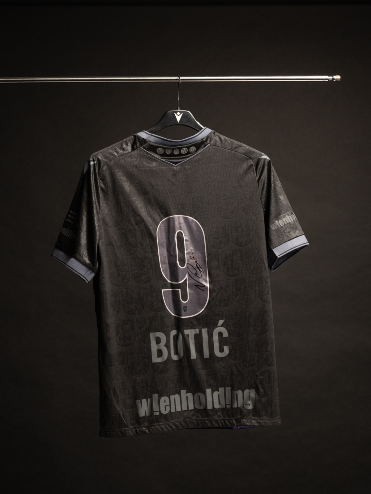 Austria Wien Matchworn Bezirkstrikot BOTIĆ