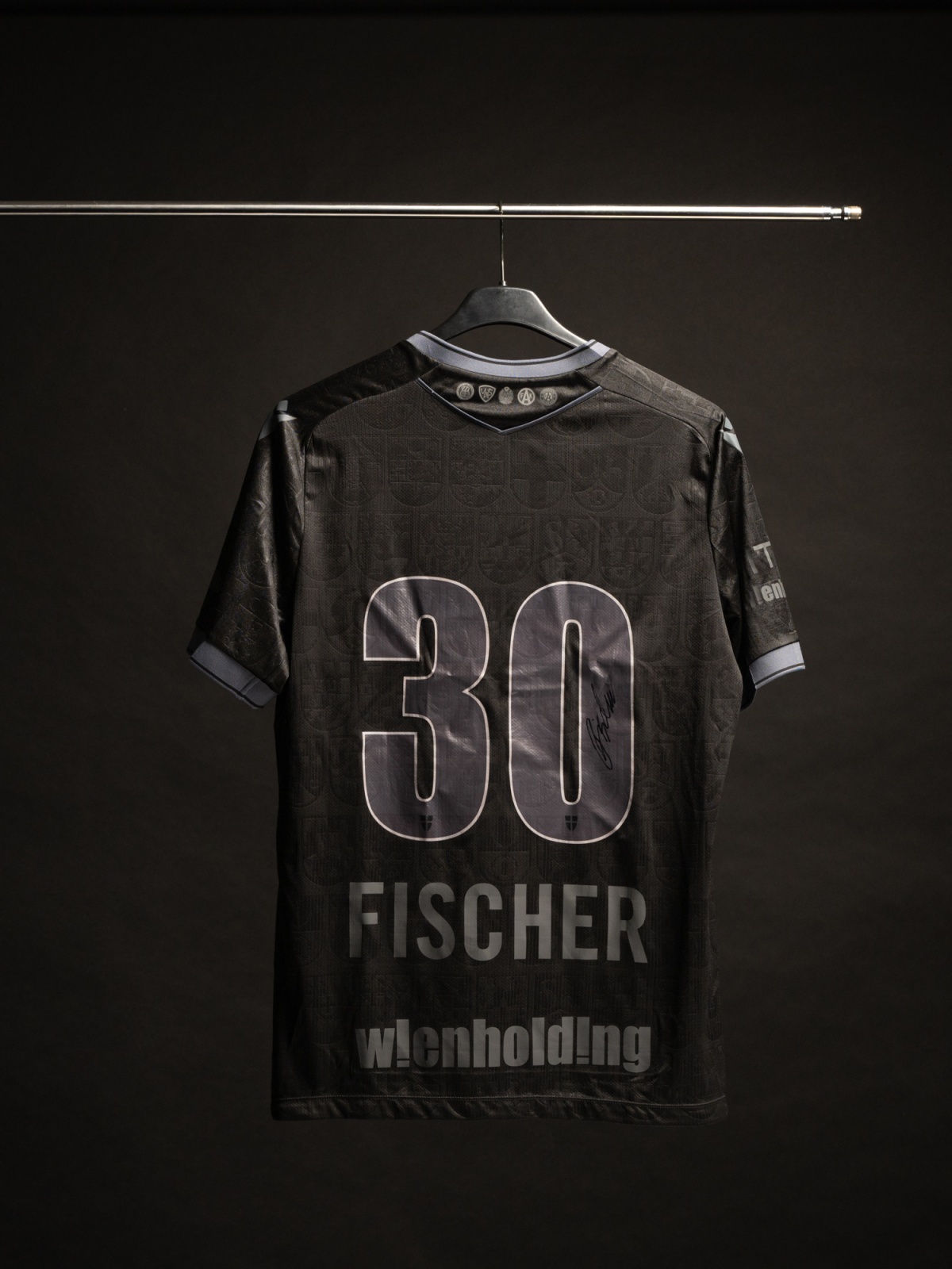 Austria Wien Matchworn Bezirkstrikot FISCHER