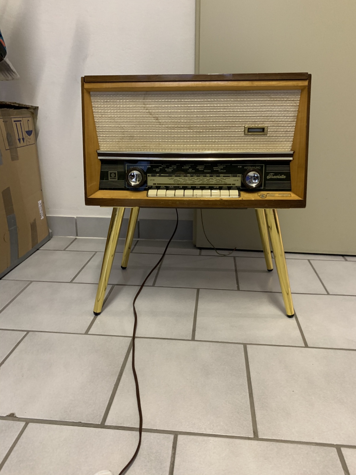 Alter Radio & Plattenspieler