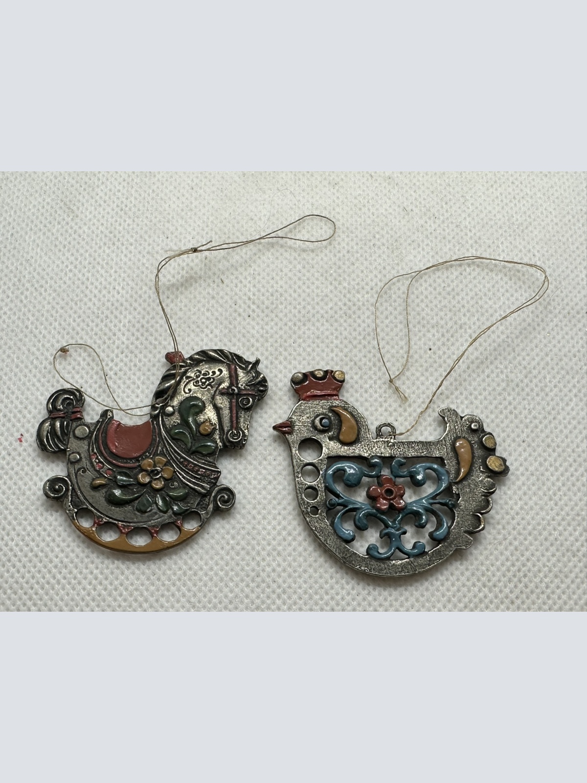 Konvolut verschiedener Christbaumschmuck aus Glas, Ton, Metall