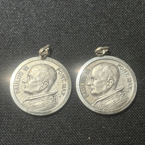 2 Stuck Silbermedaillon mit der Darstellung des Papstes