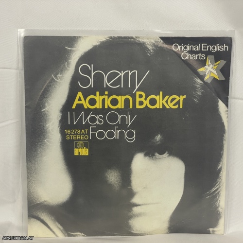 SINGLE / Adrian Baker – Sherry