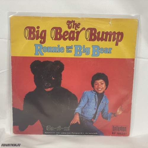 SINGLE / Ronnie And The Big Bear – The Big Bear Bump
