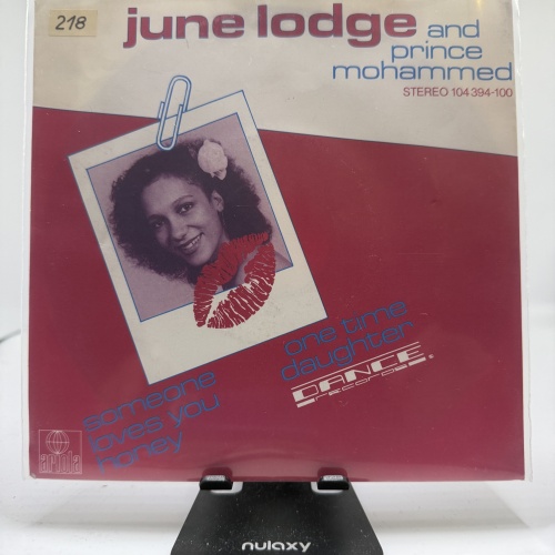Single / June Lodge And Prince Mohammed – Someone Loves You Honey - One Time Daughter