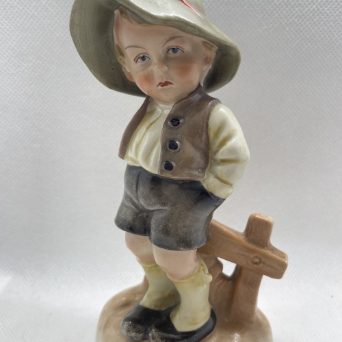 W&A Bertram Figur "Junge am Zaun"
