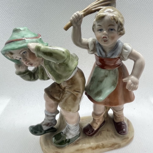 W&A Bertram Figur "Junge und Mädchen"