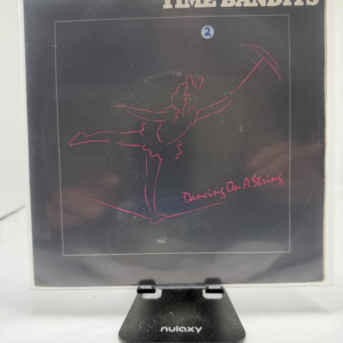 Single / Time Bandits – Dancing On A String