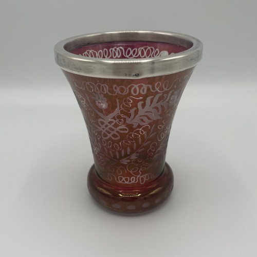 Antiker Fussbecher mit Silberrand