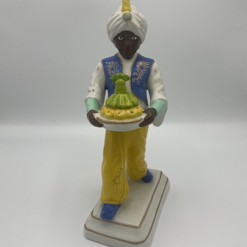 Seltene Neundorf Porzellan Figur