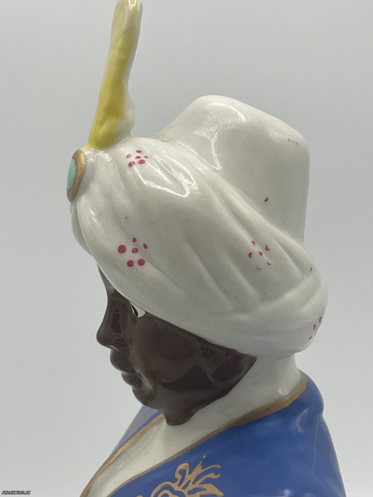 Seltene Neundorf Porzellan Figur