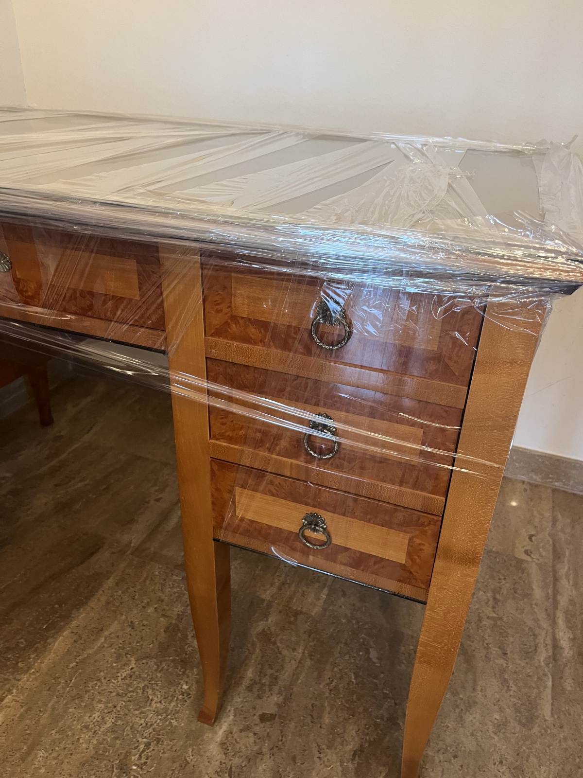 Schreibtisch mit Sessel (28)