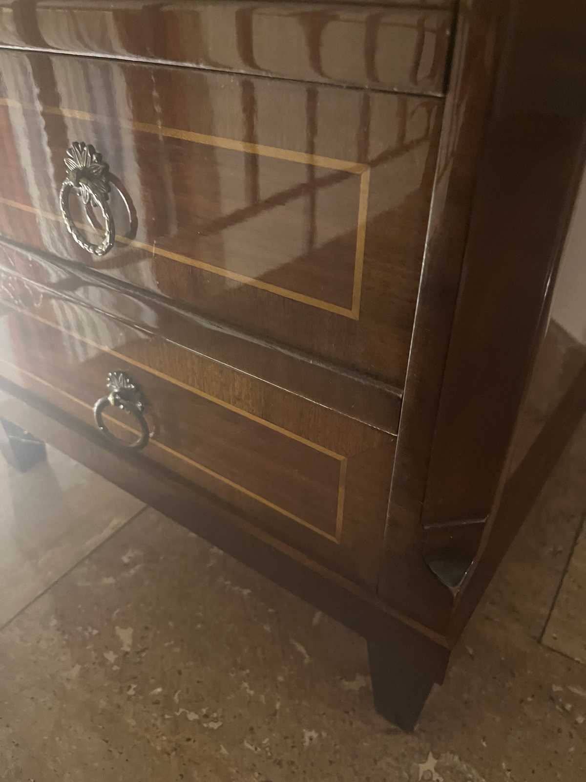 Schöne kleines Kasterl mit 6 Lade (22)