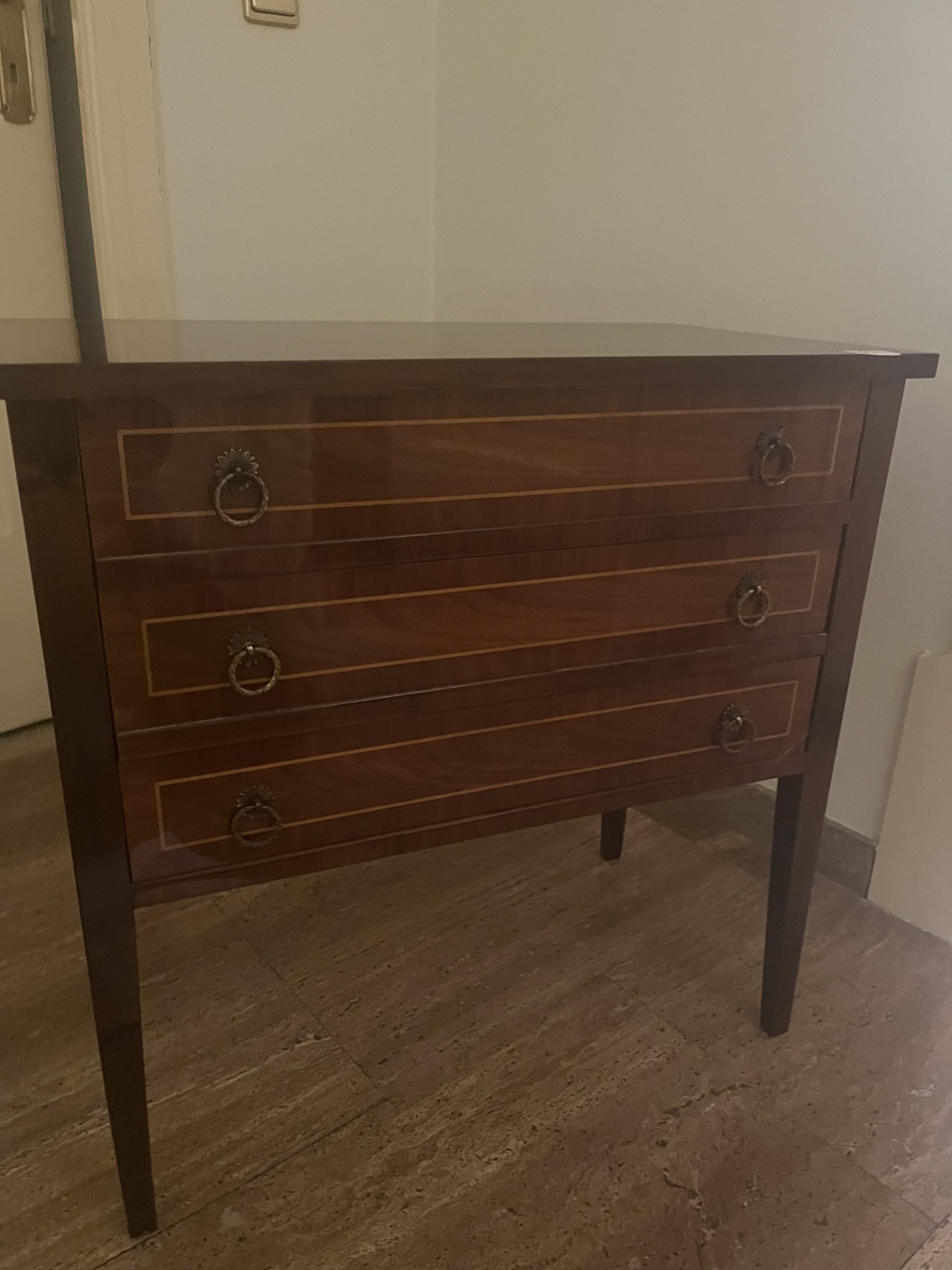 Schöne kleine Kommode / Kasterl mit 3 Lade (21)