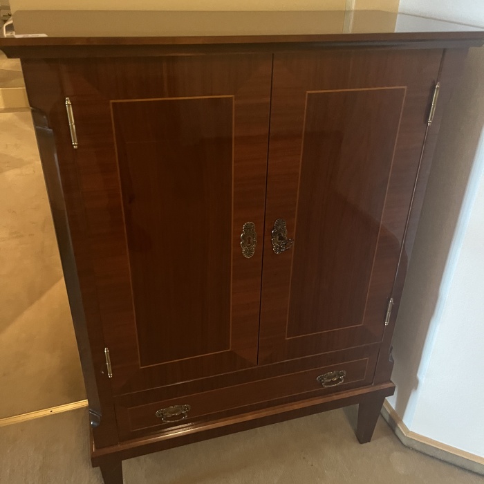 Schöne kleine Kommode / Kasterl mit Türen und Lade (20)