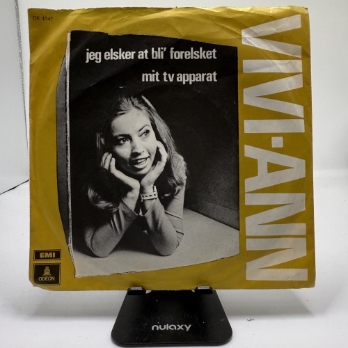 Single / Vivi-Ann – Jeg Elsker At Bli' Forelsket / Mit Tv Apparat