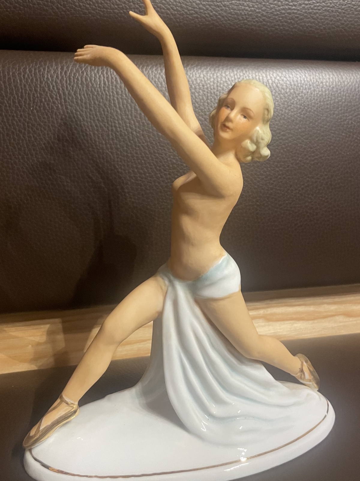 Erotische Tänzerin/Ballerina - Porzellanfigur