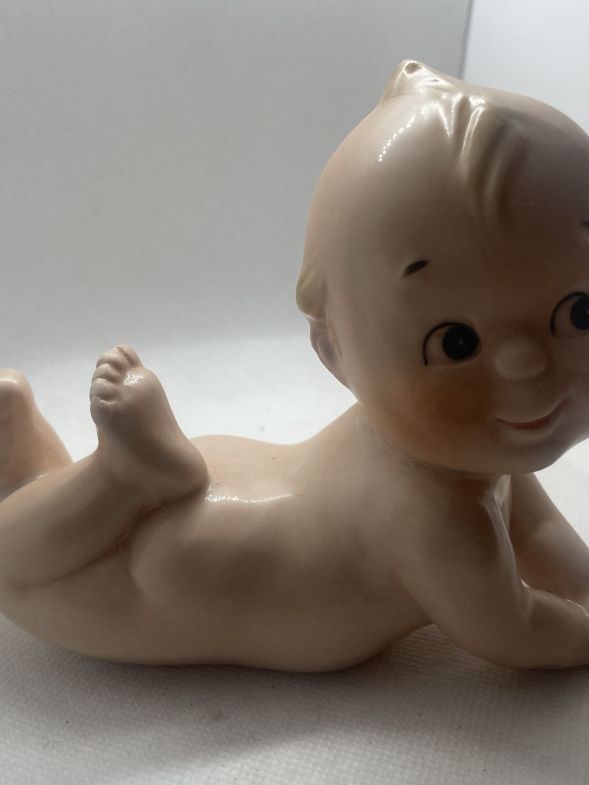 Neundorf Porzellan Piano Baby