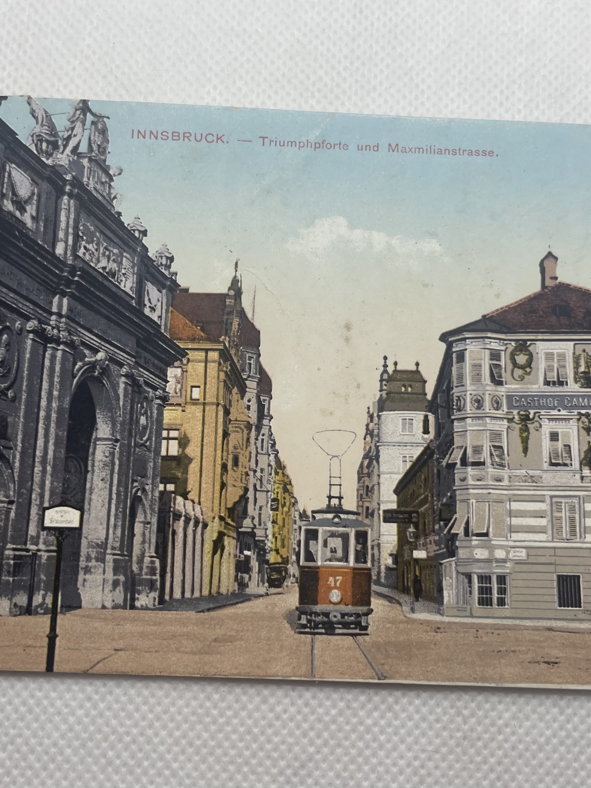 AK Innsbruck - Triumphpforte und Maximilianstrasse 1913