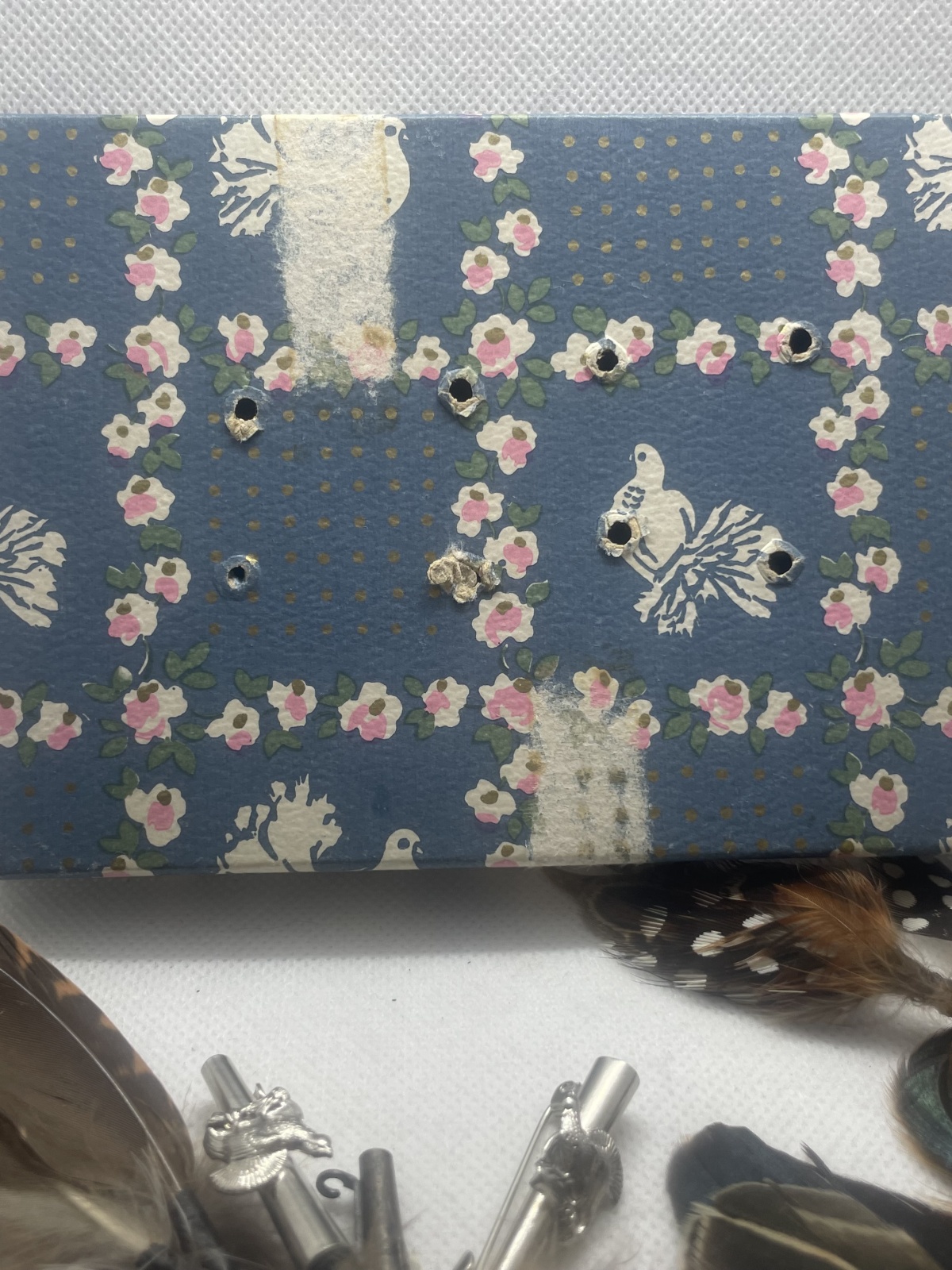 Konvolut Vintage Federhülsen und Federn/für Jagdhut