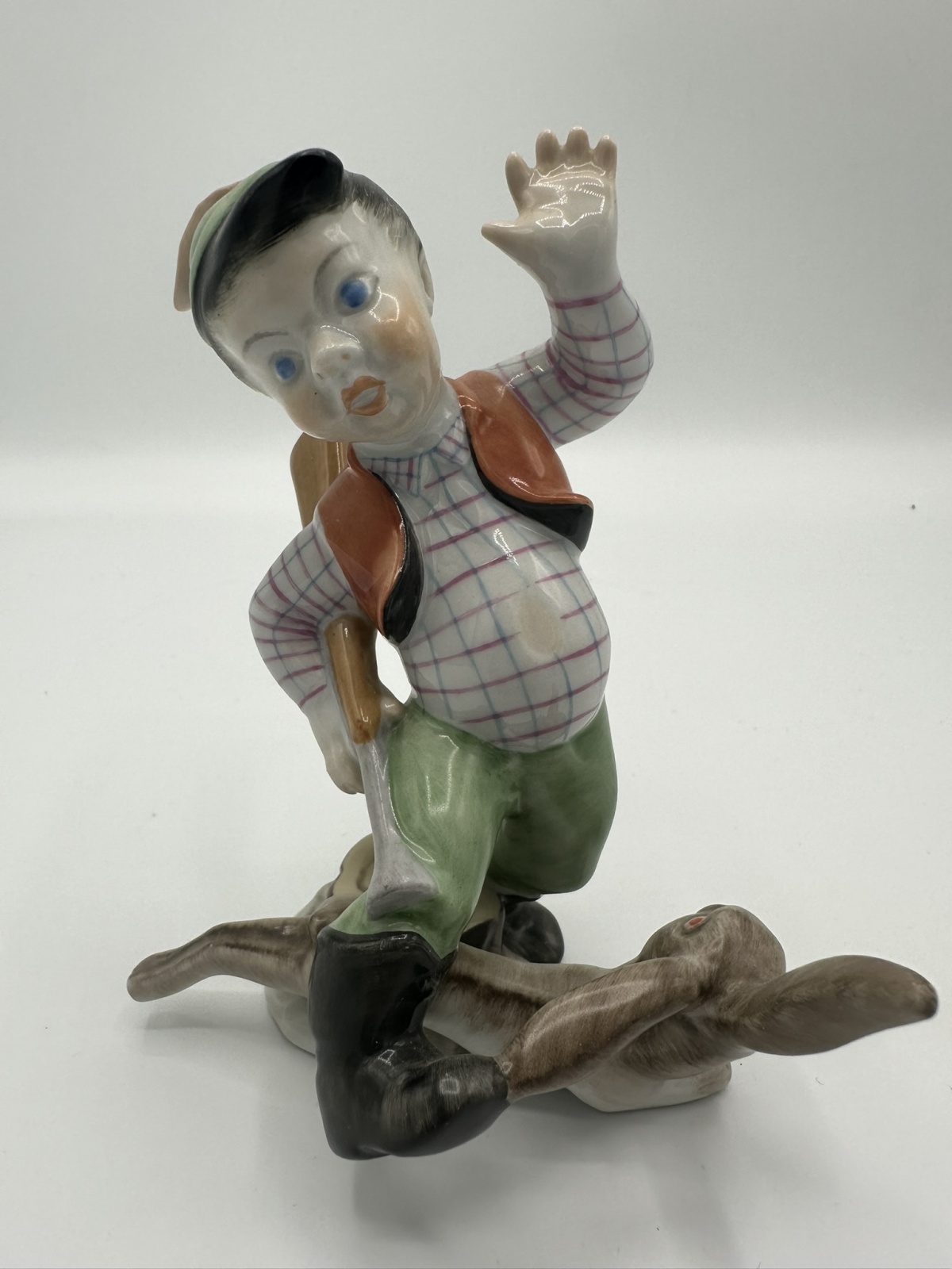 Herend Jägerjunge mit Hasen