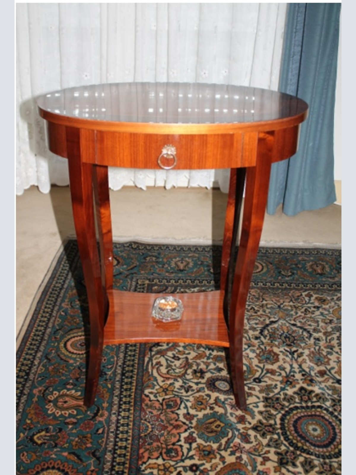 Schöner Kleiner Tisch i (19)