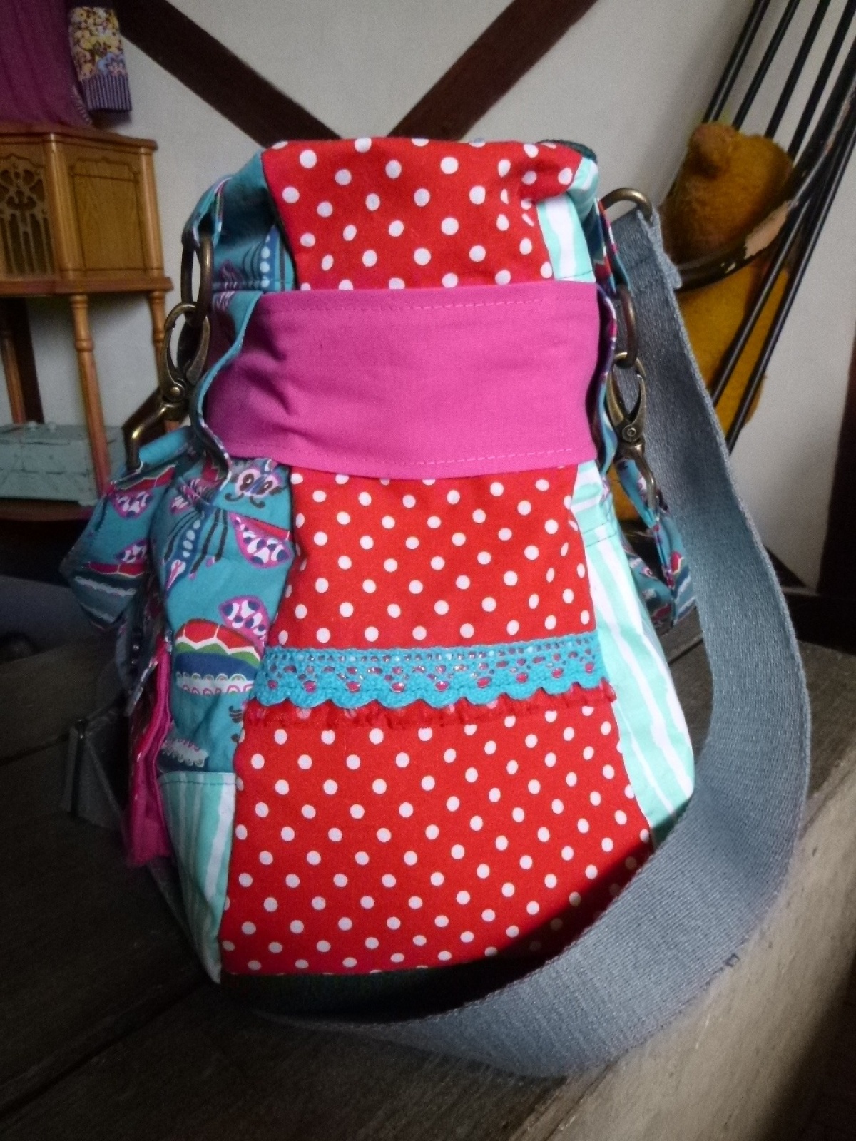 Umhängetasche Handtasche Schultertasche Kunterbunt Platzwunder mit vielen Details