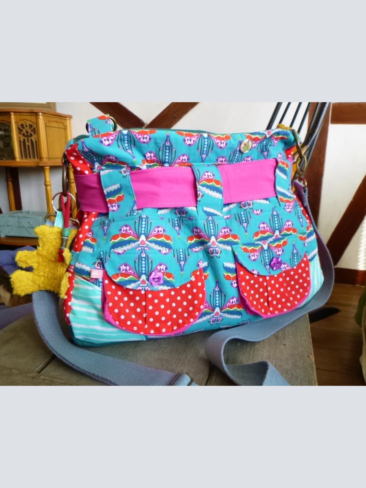 Umhängetasche Handtasche Schultertasche Kunterbunt Platzwunder mit vielen Details