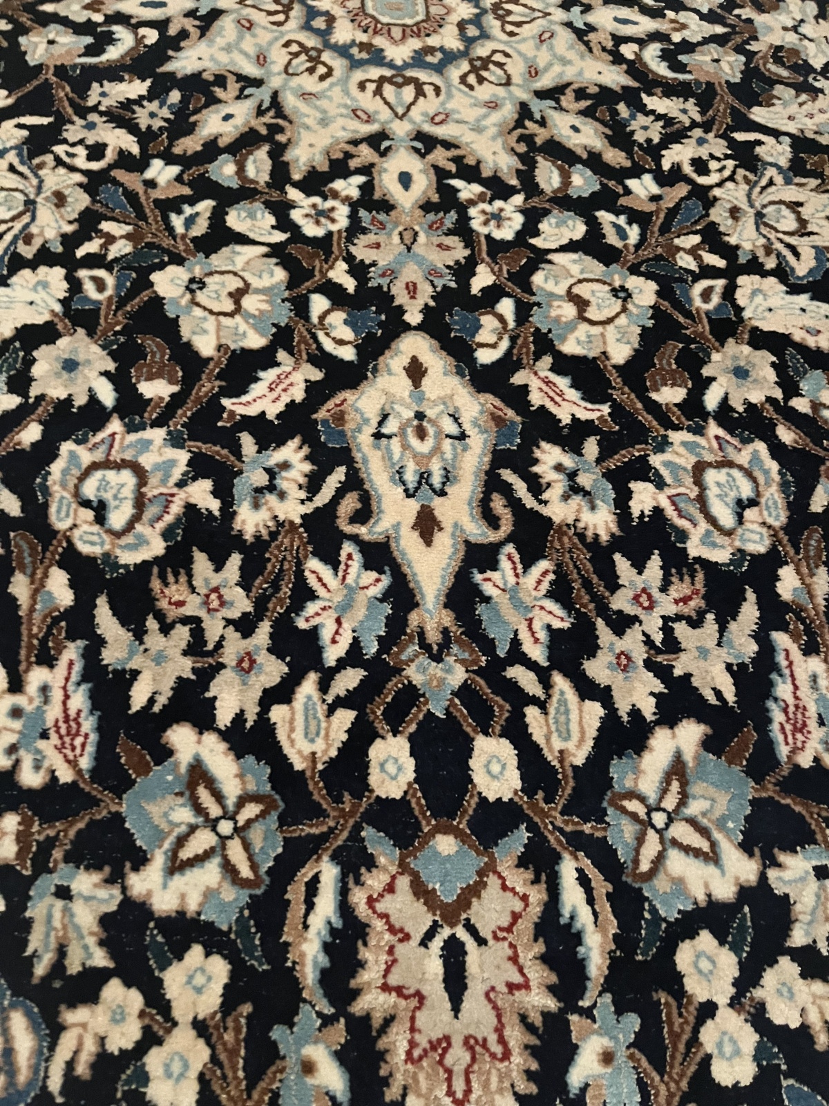 T19 - Tabas - 207 x 118 cm (Nain)  / (N220)