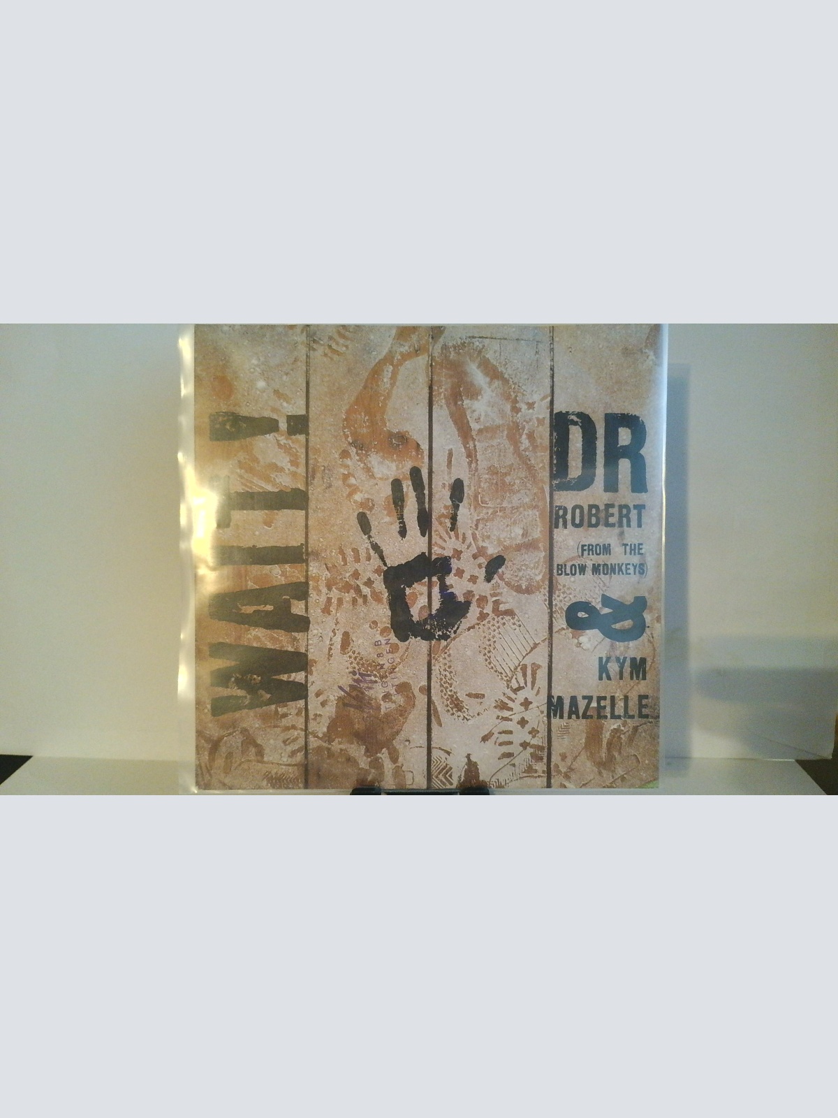 SINGLE / Dr Robert* & Kym Mazelle – Wait!