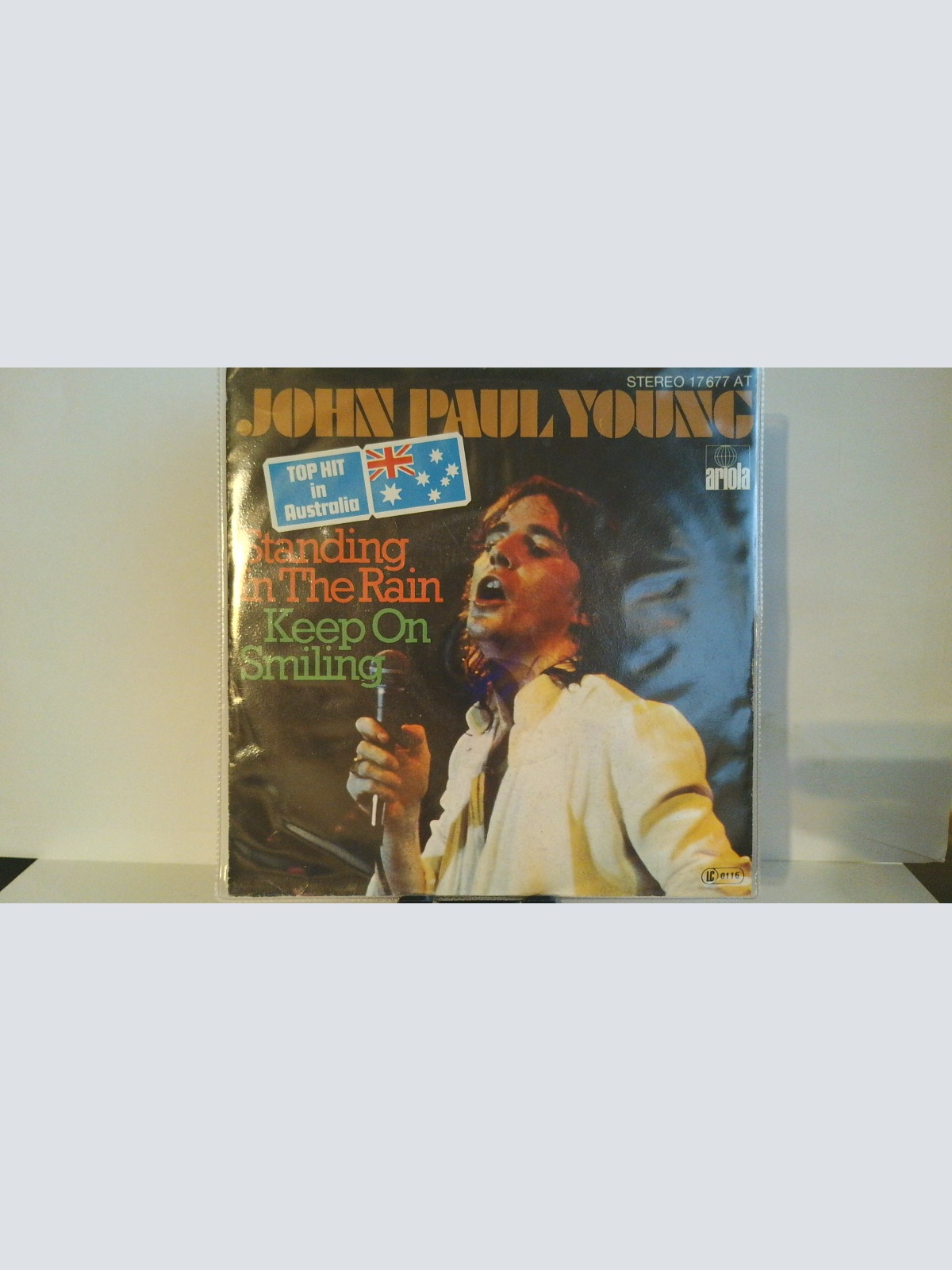 SINGLE / John Paul Young – Standing In The Rain / Keep On Smiling