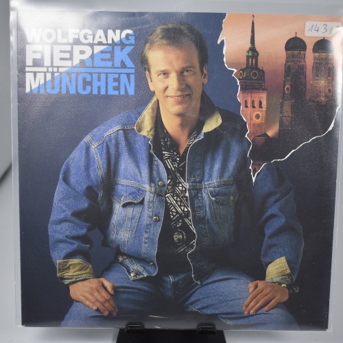 Single / Wolfgang Fierek – München
