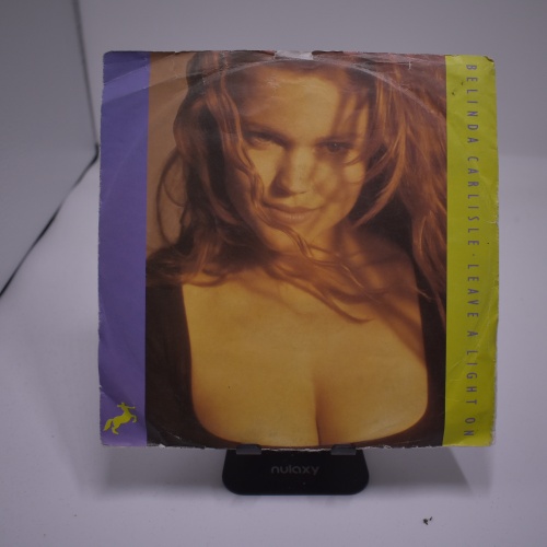 Single / Belinda Carlisle – Leave A Light On