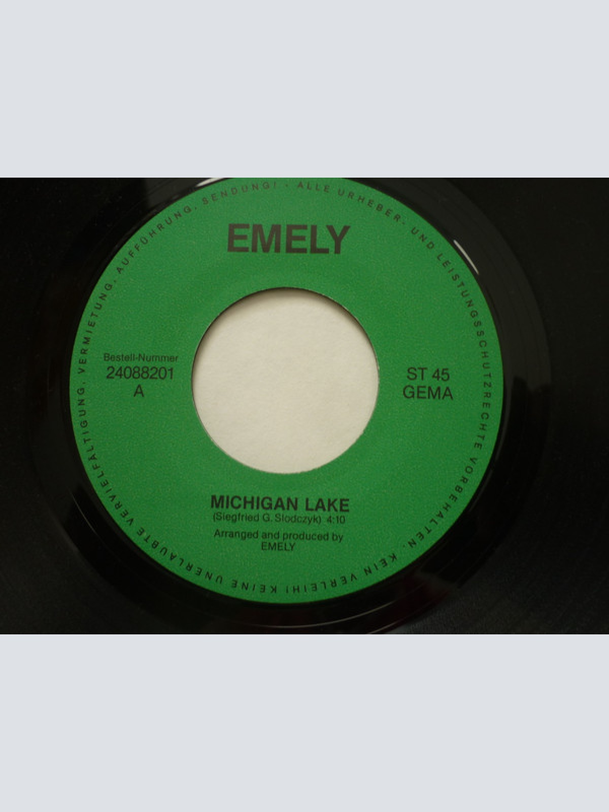 Vinyl / Emely (2) - Michigan Lake / Fading Away
