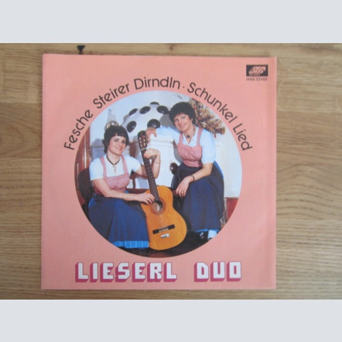Vinyl / Lieserl Duo - Fesche Steirer Dirndln