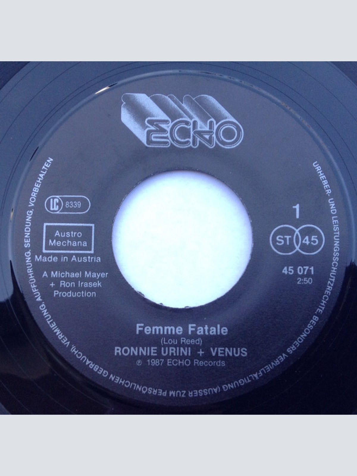 Vinyl / Ronnie Urini & Venus - Femme Fatale