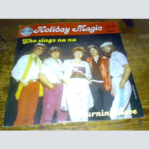 Vinyl / Holiday Magic - She Sings Na Na